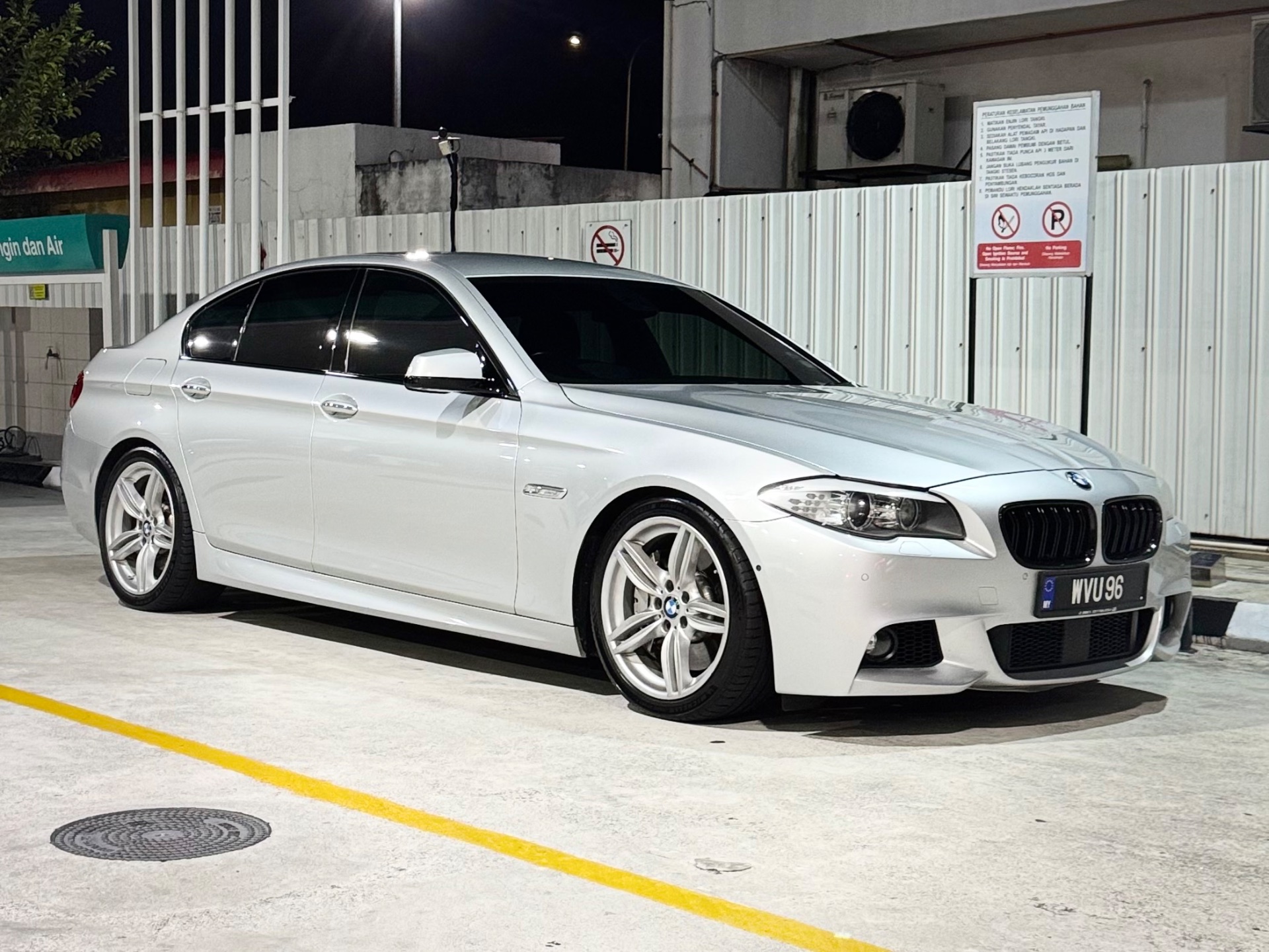 2010 BMW F10 535i